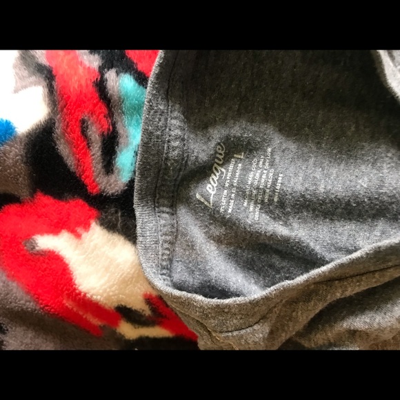 Syracuse University T - Shirt - Picture 3 of 3